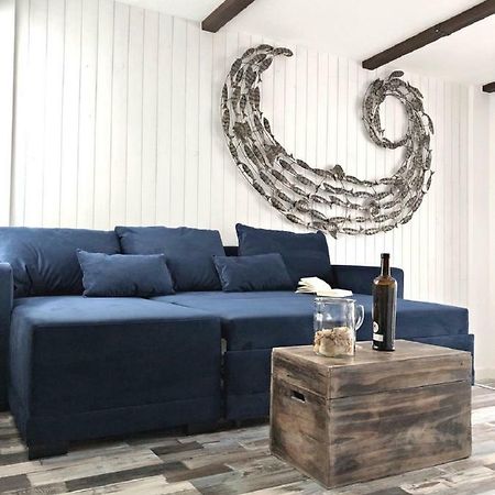 Village Island Heights أذيخي المظهر الخارجي الصورة